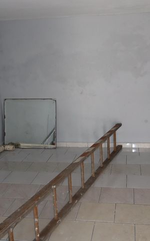 Casa à venda com 250m², 3 quartos e 2 vagasQuarto de Serviço
