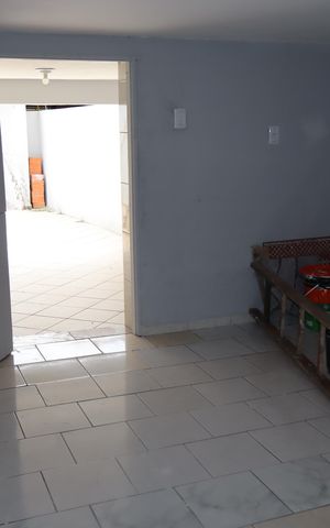 Casa à venda com 250m², 3 quartos e 2 vagasQuarto de Serviço