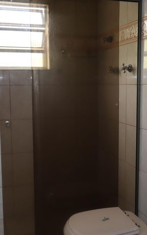 Casa à venda com 250m², 3 quartos e 2 vagasBanheiro 2