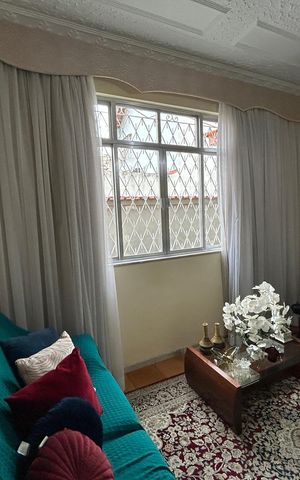 Casa à venda com 220m², 3 quartos e 3 vagasSala