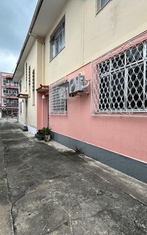 Casa à venda com 220m², 3 quartos e 3 vagasFachada