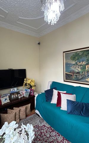 Casa à venda com 220m², 3 quartos e 3 vagasSala