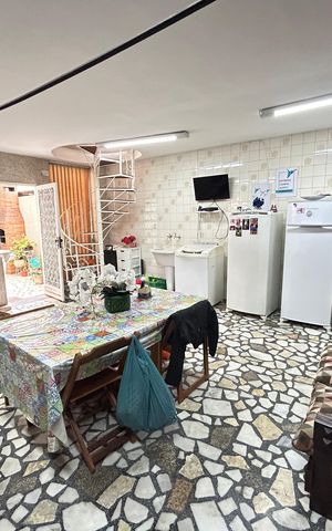 Casa à venda com 220m², 3 quartos e 3 vagasGaragem