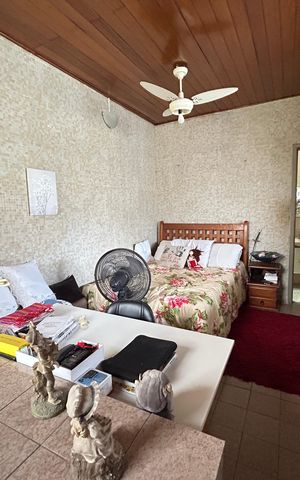 Casa à venda com 220m², 3 quartos e 3 vagasSuite