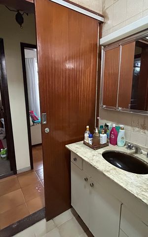 Casa à venda com 220m², 3 quartos e 3 vagasBanheiro Social