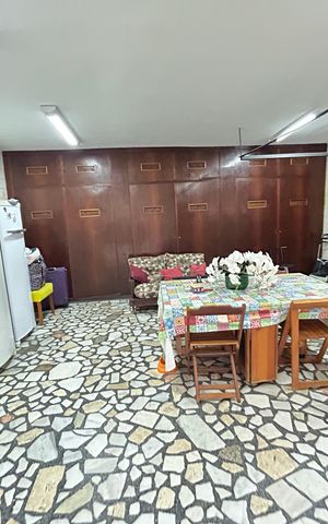 Casa à venda com 220m², 3 quartos e 3 vagasGaragem