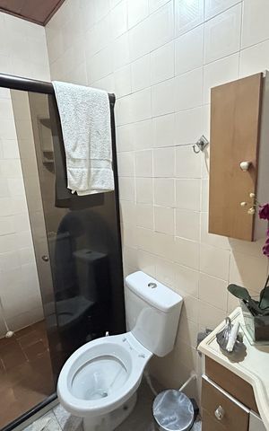 Casa à venda com 220m², 3 quartos e 3 vagasBanheiro da Suíte