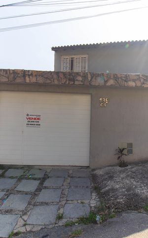 Casa à venda com 590m², 3 quartos e 2 vagas