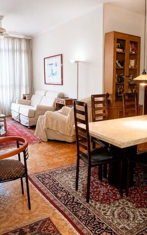 Apartamento à venda com 120m², 2 quartos e 1 vaga Apartamento à venda com 120m², 2 quartos e 1 vagaSala