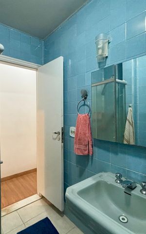 Apartamento à venda com 76m², 3 quartos e sem vaga Apartamento à venda com 76m², 3 quartos e sem vagaBanheiro social