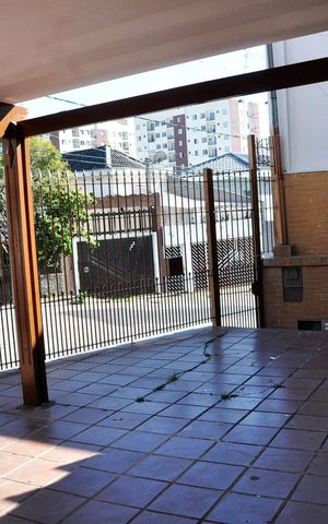 Casa à venda com 128m², 3 quartos e 3 vagas