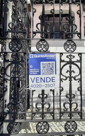 Apartamento à venda com 140m², 4 quartos e 2 vagas Apartamento à venda com 140m², 4 quartos e 2 vagasPlaca QA Instalada