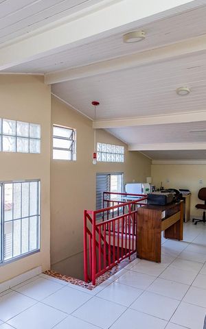 Casa à venda com 280m², 3 quartos e 3 vagasSótão