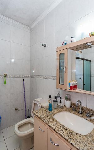 Casa à venda com 280m², 3 quartos e 3 vagasBanheiro