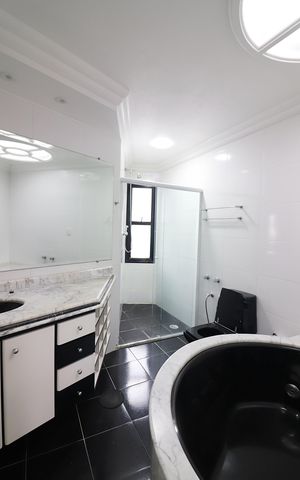 Apartamento à venda com 164m², 4 quartos e 3 vagasQuarto 1 - Suíte Banheiro 