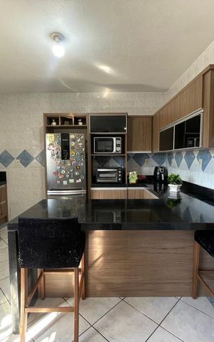 Casa à venda com 170m², 4 quartos e 4 vagas