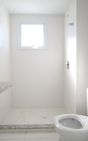 Apartamento à venda com 78m², 2 quartos e 2 vagasBanheiro da Suíte 1