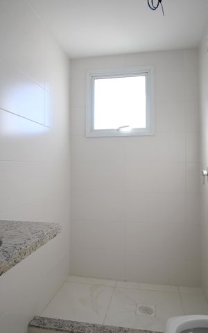 Apartamento à venda com 78m², 2 quartos e 2 vagasBanheiro da Suíte 1