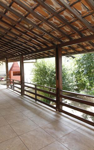Casa à venda com 220m², 4 quartos e 2 vagasVaranda