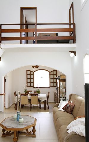 Casa à venda com 220m², 4 quartos e 2 vagasSala