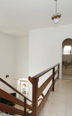 Casa à venda com 220m², 4 quartos e 2 vagassegundo andar