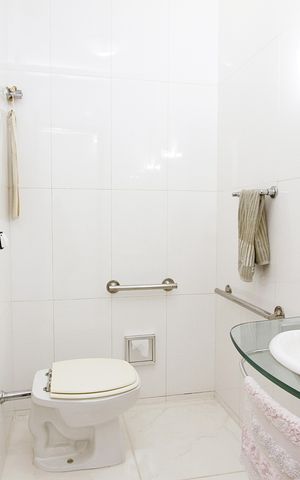 Casa à venda com 220m², 4 quartos e 2 vagasLavabo