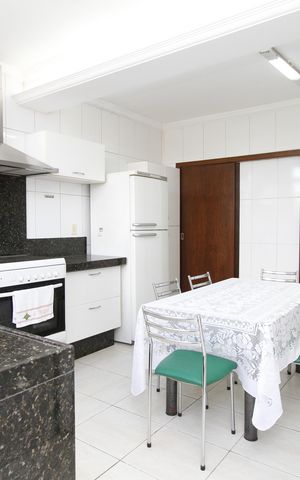Casa à venda com 220m², 4 quartos e 2 vagasCozinha