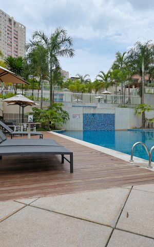 Apartamento à venda com 103m², 3 quartos e 3 vagas Apartamento à venda com 103m², 3 quartos e 3 vagasÁrea comum - Piscina