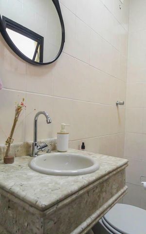Casa à venda com 270m², 3 quartos e 4 vagas Casa à venda com 270m², 3 quartos e 4 vagasBanheiro de Serviço