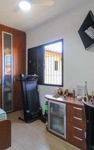 Casa à venda com 270m², 3 quartos e 4 vagas Casa à venda com 270m², 3 quartos e 4 vagasQuarto 2