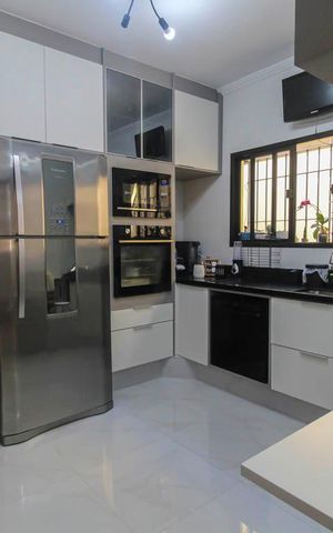 Casa à venda com 270m², 3 quartos e 4 vagas Casa à venda com 270m², 3 quartos e 4 vagasCozinha