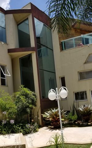 Casa para alugar com 800m², 4 quartos e 6 vagas Casa para alugar com 800m², 4 quartos e 6 vagasÁrea externa