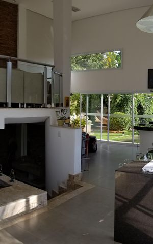 Casa para alugar com 800m², 4 quartos e 6 vagas Casa para alugar com 800m², 4 quartos e 6 vagasSala