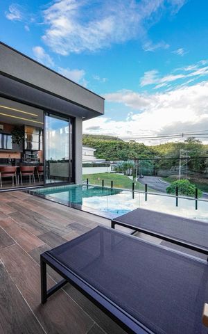 Casa de condomínio à venda com 452m², 1 quarto e 4 vagas Casa de condomínio à venda com 452m², 1 quarto e 4 vagasPiscina
