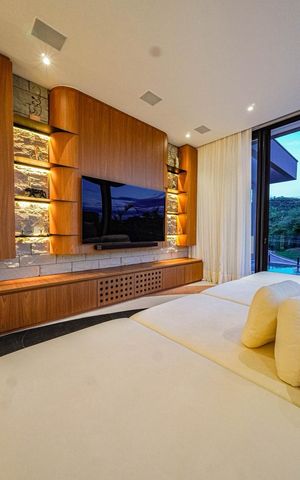 Casa de condomínio à venda com 452m², 1 quarto e 4 vagas Casa de condomínio à venda com 452m², 1 quarto e 4 vagasSala
