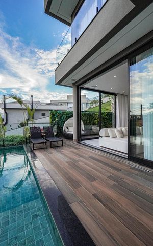 Casa de condomínio à venda com 452m², 1 quarto e 4 vagas Casa de condomínio à venda com 452m², 1 quarto e 4 vagasVaranda