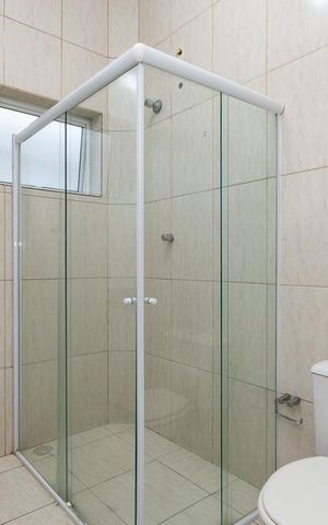 Casa à venda com 550m², 3 quartos e 8 vagas Casa à venda com 550m², 3 quartos e 8 vagasBanheiro Social
