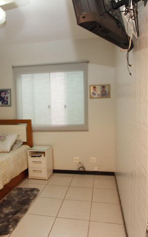 Casa à venda com 215m², 4 quartos e 4 vagasQuarto 2