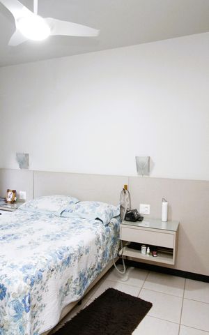 Casa à venda com 215m², 4 quartos e 4 vagasSuíte