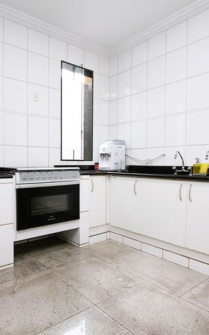 Casa à venda com 215m², 4 quartos e 4 vagasCozinha