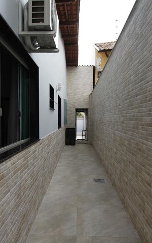 Casa à venda com 215m², 4 quartos e 4 vagasCorredor