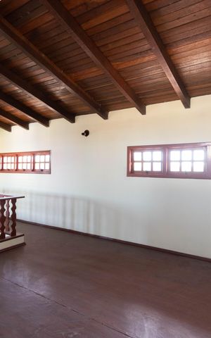 Casa à venda com 370m², 3 quartos e 7 vagas