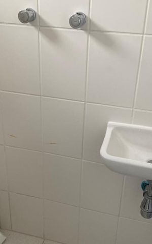 Apartamento à venda com 100m², 3 quartos e 2 vagas Apartamento à venda com 100m², 3 quartos e 2 vagasBanheiro