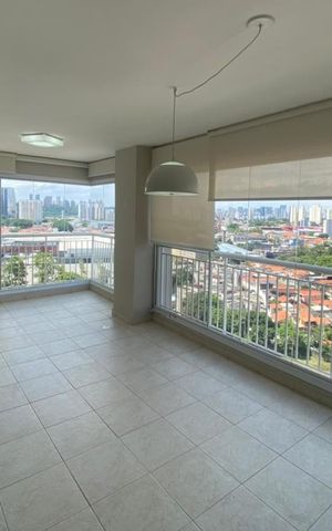 Apartamento à venda com 100m², 3 quartos e 2 vagas Apartamento à venda com 100m², 3 quartos e 2 vagasVaranda