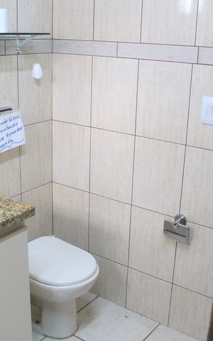 Casa à venda com 600m², 4 quartos e 2 vagasBanheiro 1