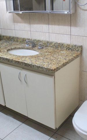 Casa à venda com 600m², 4 quartos e 2 vagasBanheiro 1