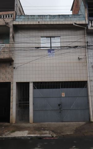 Casa à venda com 180m², 2 quartos e sem vagaFachada