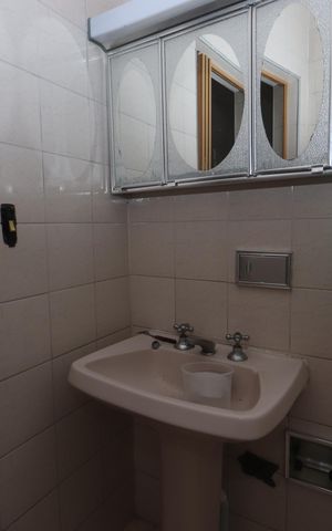 Casa à venda com 180m², 2 quartos e sem vagaBanheiro Social