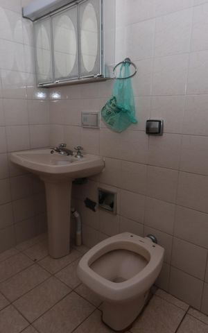 Casa à venda com 180m², 2 quartos e sem vagaBanheiro Social