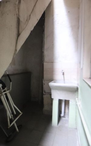 Casa à venda com 180m², 2 quartos e sem vagaÁrea de Serviço